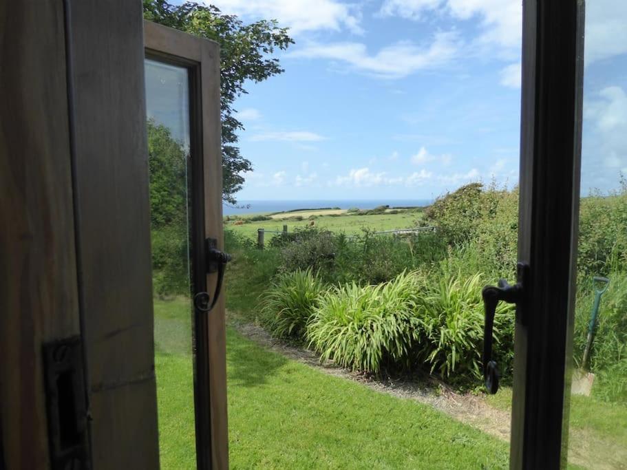 Lower Tresmorn Farmhouse Crackington Haven Extérieur photo