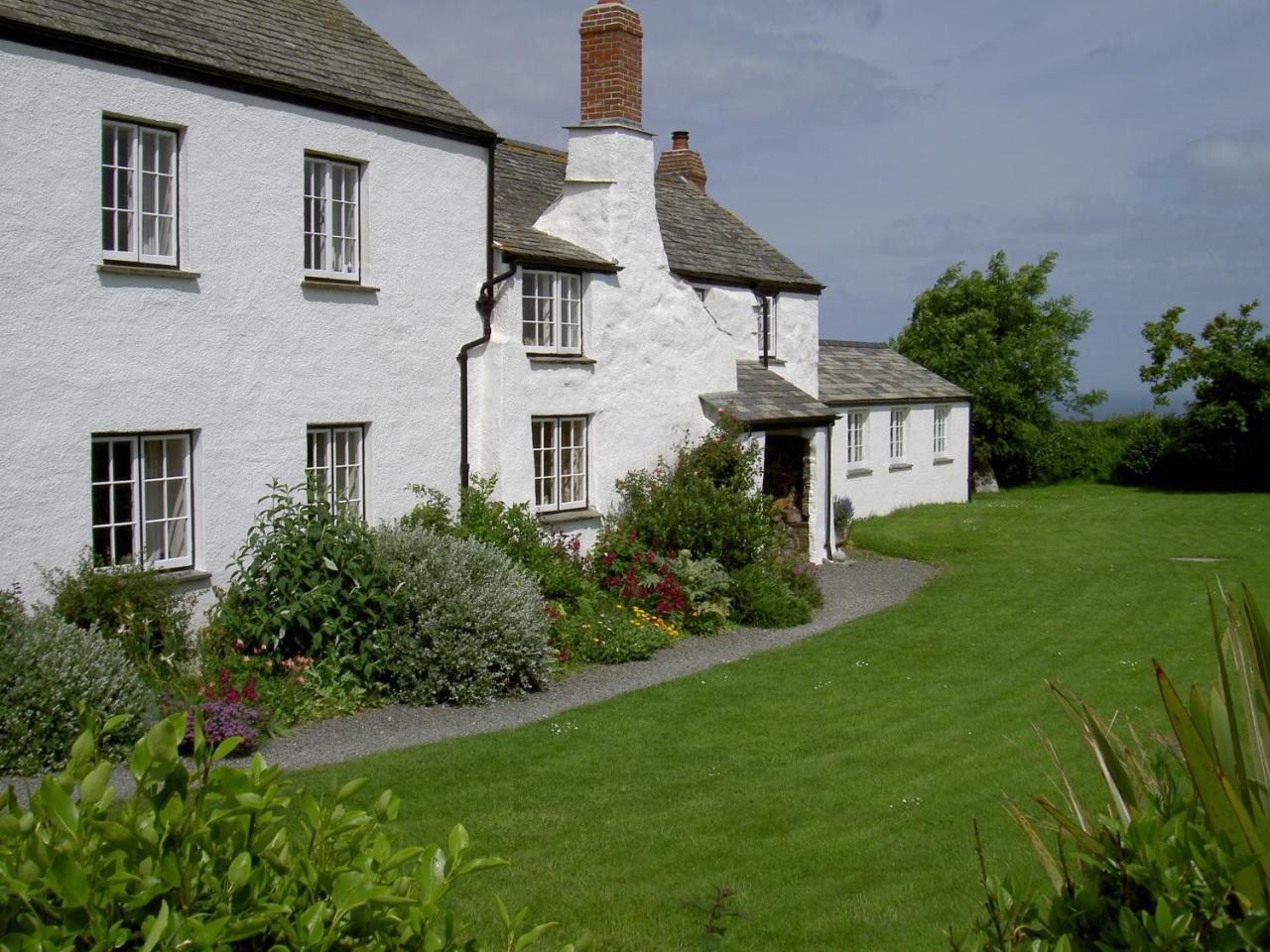 Lower Tresmorn Farmhouse Crackington Haven Extérieur photo